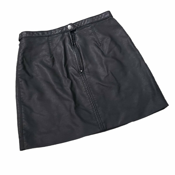 WOMEN'S FREE PEOPLE MIDNIGHT MAGIC FAUX LEATHER MINI SKIRT SIZE 0. - Picture 10 of 10